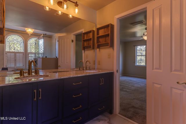 1066 Conley Circle, Ocean Springs, MS 39564