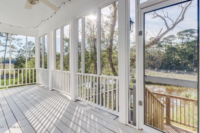 1066 Conley Circle, Ocean Springs, MS 39564