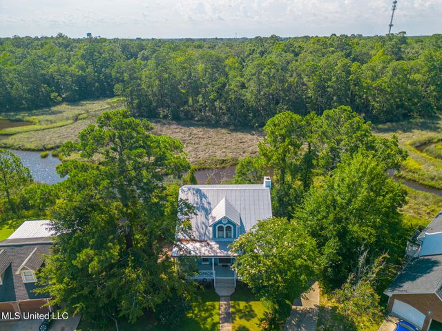 1066 Conley Circle, Ocean Springs, MS 39564