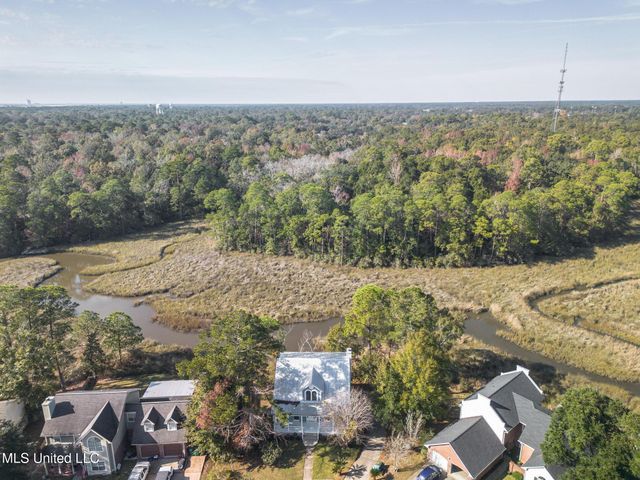 1066 Conley Circle, Ocean Springs, MS 39564