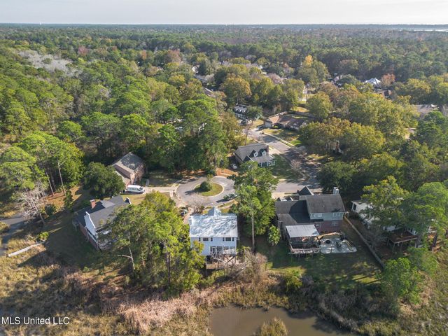 1066 Conley Circle, Ocean Springs, MS 39564