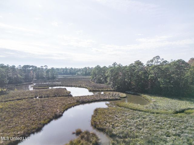 1066 Conley Circle, Ocean Springs, MS 39564