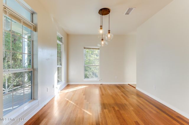 1066 Conley Circle, Ocean Springs, MS 39564