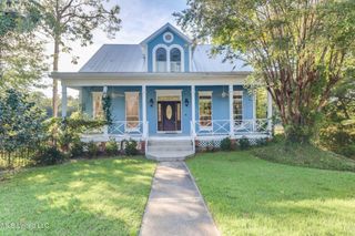 1066 Conley Circle, Ocean Springs, MS 39564