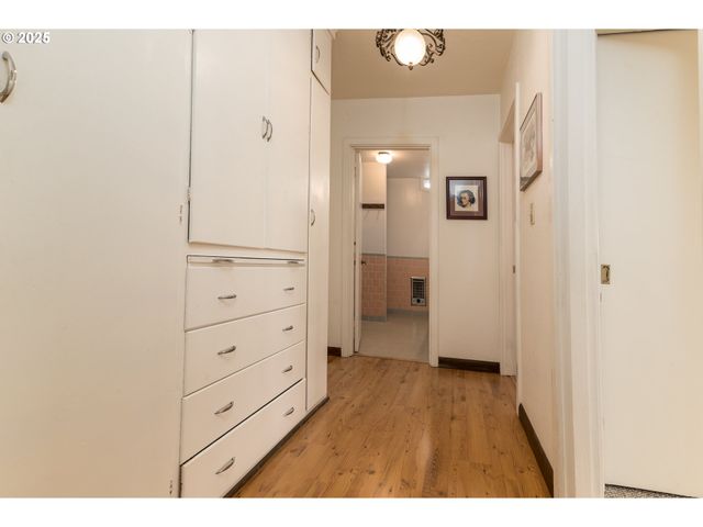 1332 BAYVIEW St, North Bend, OR 97459