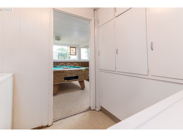 1332 BAYVIEW St, North Bend, OR 97459