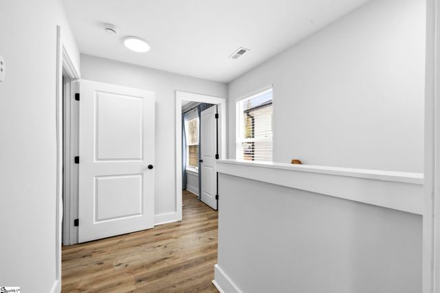 8 Robin Hood Road, Taylors, SC 29687