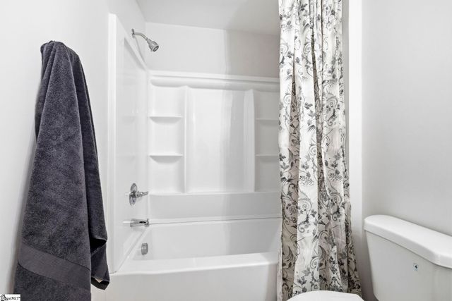 8 Robin Hood Road, Taylors, SC 29687