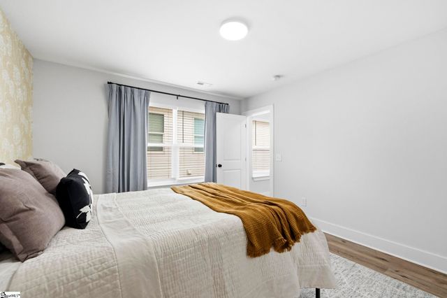 8 Robin Hood Road, Taylors, SC 29687