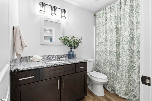 8 Robin Hood Road, Taylors, SC 29687