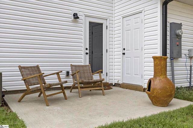 8 Robin Hood Road, Taylors, SC 29687