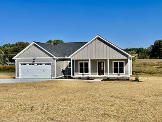 97 Baker Ct, Lawrenceburg, TN 38464