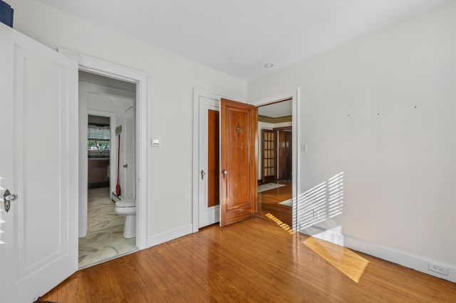 1053 W Forest Avenue, Muskegon, MI 49441