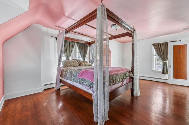 1053 W Forest Avenue, Muskegon, MI 49441