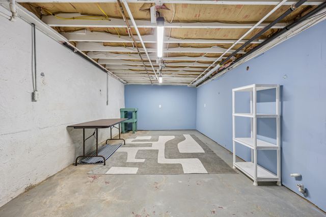 1053 W Forest Avenue, Muskegon, MI 49441