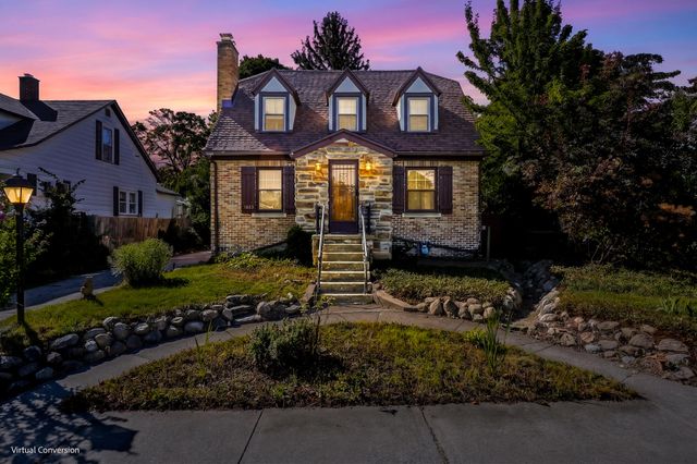 1053 W Forest Avenue, Muskegon, MI 49441