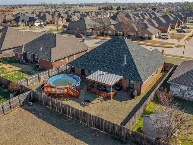 609 N Ponderosa Way, Mustang, OK 73064