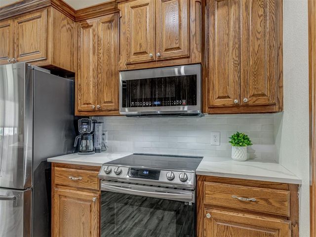 609 N Ponderosa Way, Mustang, OK 73064