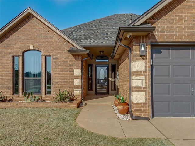 609 N Ponderosa Way, Mustang, OK 73064