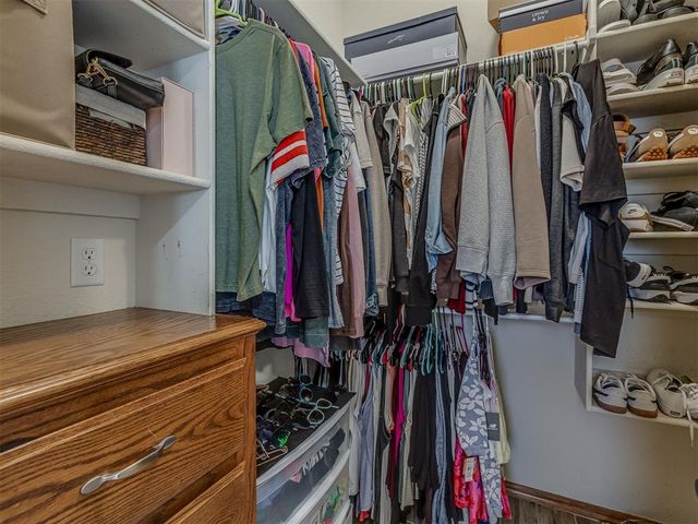 609 N Ponderosa Way, Mustang, OK 73064