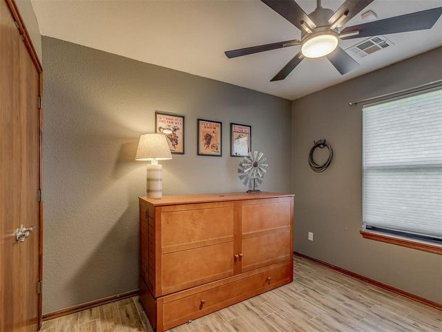 609 N Ponderosa Way, Mustang, OK 73064