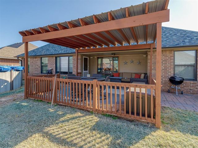 609 N Ponderosa Way, Mustang, OK 73064