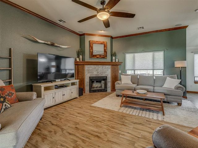 609 N Ponderosa Way, Mustang, OK 73064