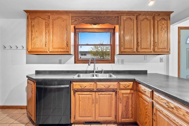 860 FRIBOURG STREET, De Pere, WI 54115