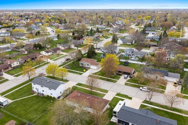 860 FRIBOURG STREET, De Pere, WI 54115