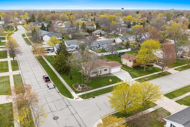 860 FRIBOURG STREET, De Pere, WI 54115