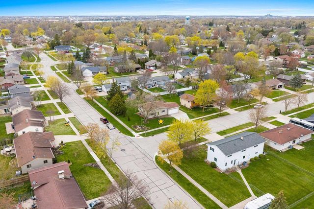 860 FRIBOURG STREET, De Pere, WI 54115