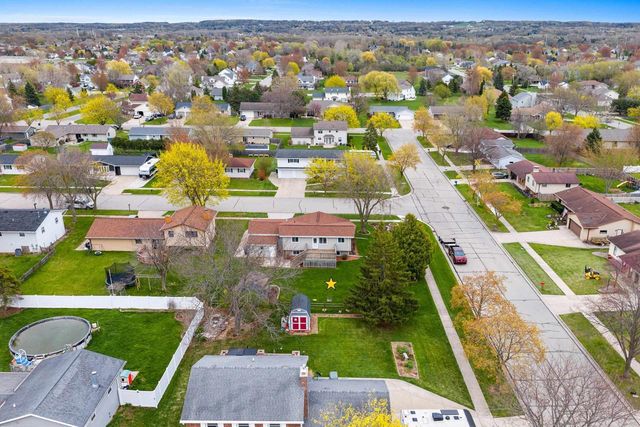 860 FRIBOURG STREET, De Pere, WI 54115