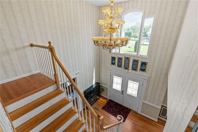 38 Steeple Lane, Lincoln, RI 02865