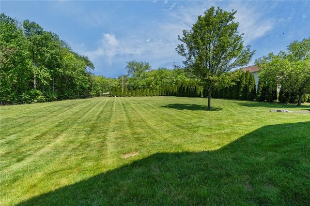 38 Steeple Lane, Lincoln, RI 02865
