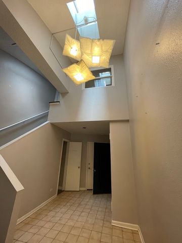 806 W Armitage Avenue, Chicago, IL 60614