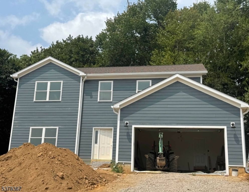 9 Heather Hill Rd, Washington Boro, NJ 07882