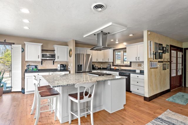 160 Westcott Drive, Mountain Home, AR 72653