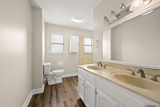 18468 Perkins Oak Rd, Prairieville, LA 70769