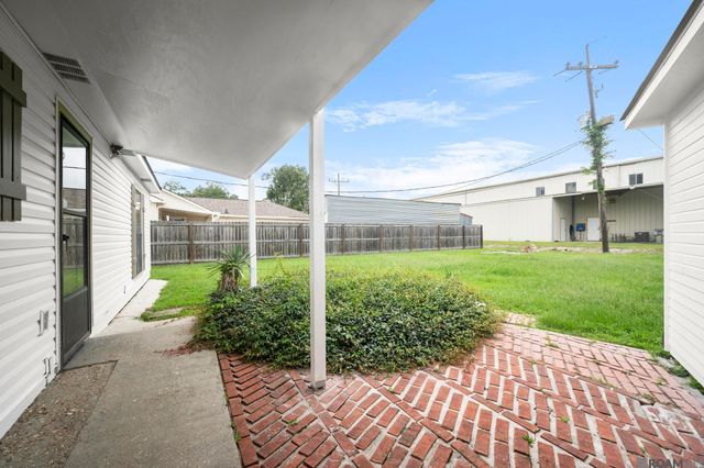 18468 Perkins Oak Rd, Prairieville, LA 70769