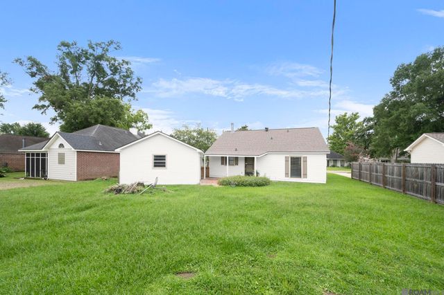 18468 Perkins Oak Rd, Prairieville, LA 70769