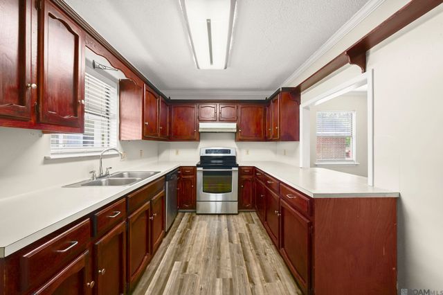18468 Perkins Oak Rd, Prairieville, LA 70769