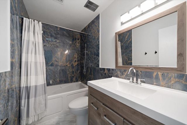 3920 W BARCELONA STREET, Tampa, FL 33629