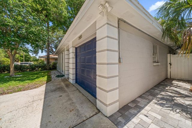3920 W BARCELONA STREET, Tampa, FL 33629
