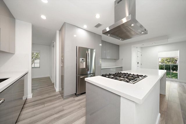 3920 W BARCELONA STREET, Tampa, FL 33629