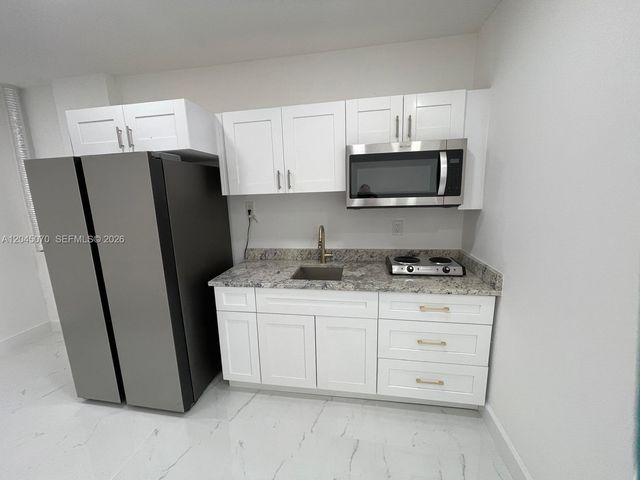 15975 SW 109th St 1, Miami, FL 33196
