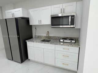 15975 SW 109th St 1, Miami, FL 33196