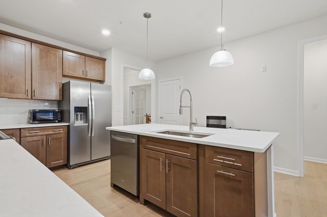 320 Martins Landing 108, North Reading, MA 01864