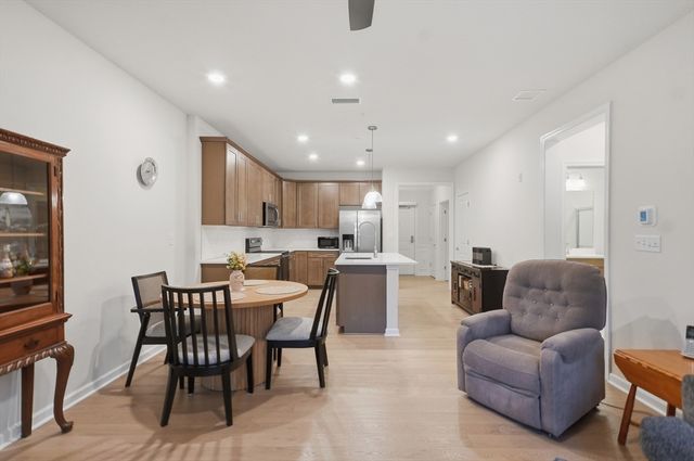 320 Martins Landing 108, North Reading, MA 01864