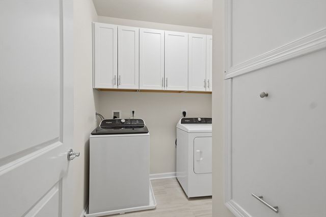 320 Martins Landing 108, North Reading, MA 01864