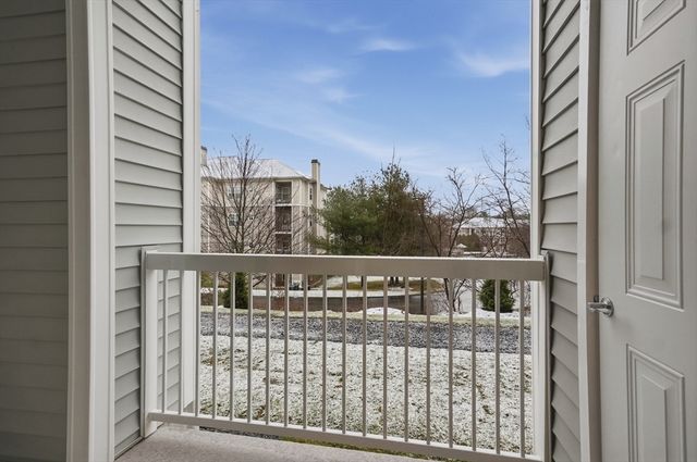 320 Martins Landing 108, North Reading, MA 01864